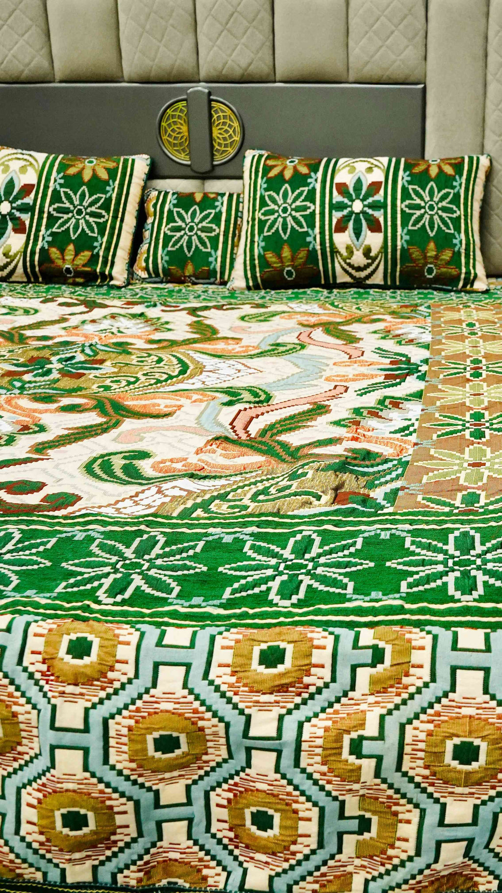 King Size 4pcs Foamy Velvet Bed Sheet