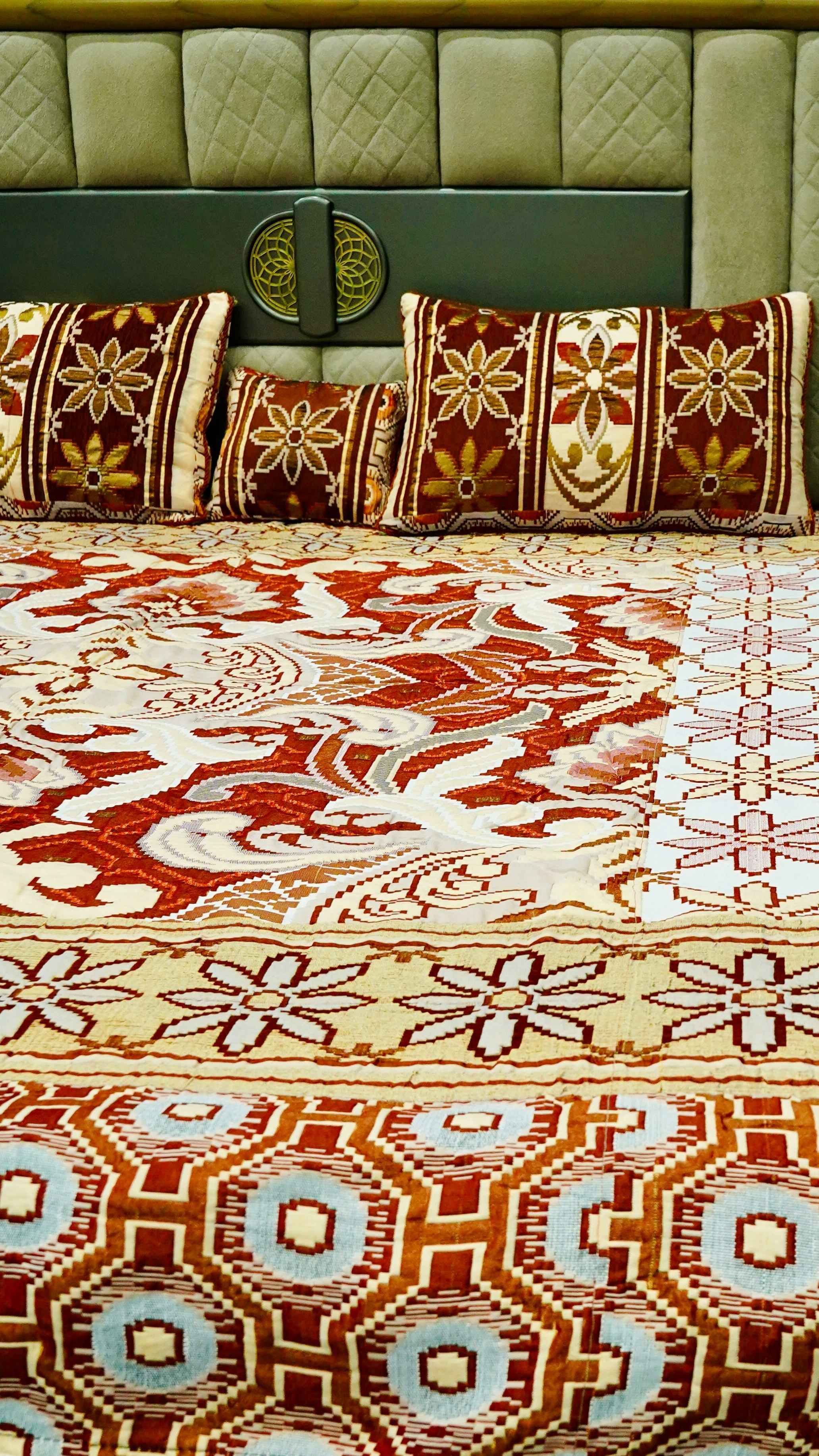 King Size 4pcs Foamy Velvet Bed Sheet